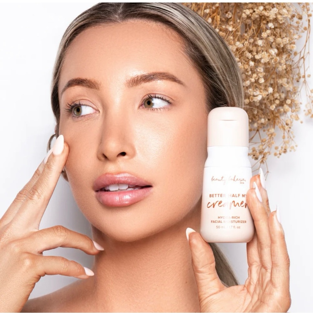 Beauty Bakerie Cream Facial Moisturizer - White, Peach
